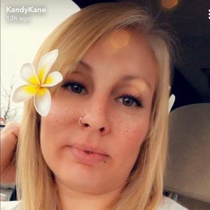 Meet your Posher, Candace